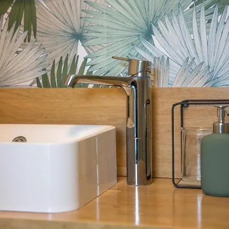 La Potiniere - Maison Familiale Nyaraló *